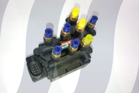 Audi Q7 4M valve block original 4M0616013